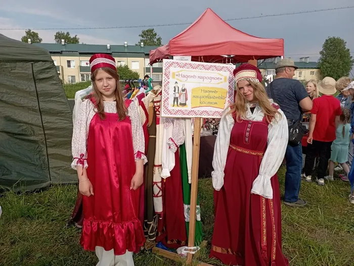 на празднике