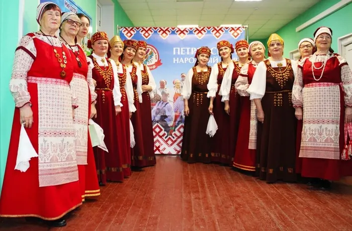 два коллектива